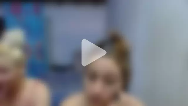 Nicolle_Milf photo 20