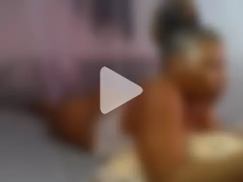 PRETTY-SHANNEL photo 3