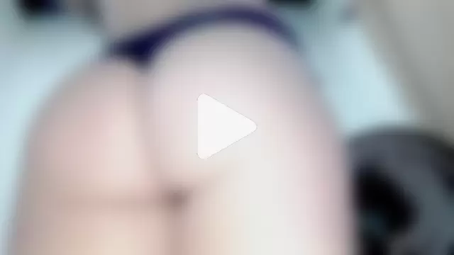 PetiteIvoryQueen19 photo 16