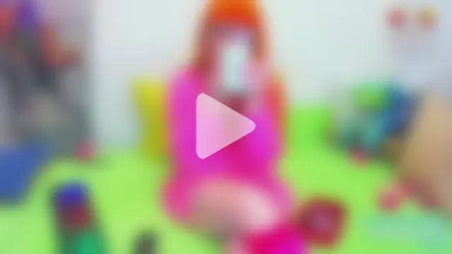 RedHousewife photo 26