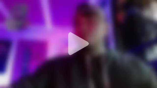 Strip_Chat_Col photo 3