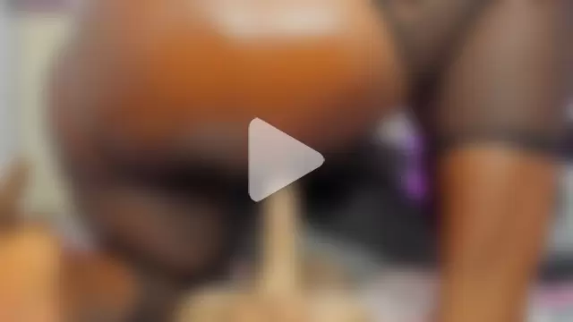 WhitneyWells photo 3