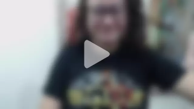 curly_greeneyed photo 23