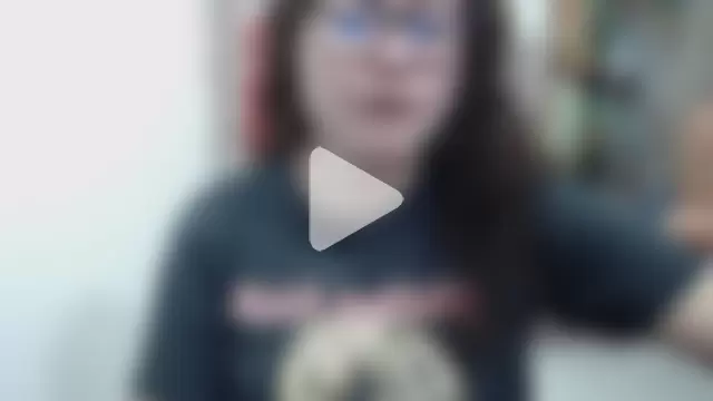 curly_greeneyed photo 15