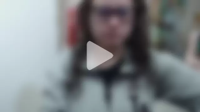 curly_greeneyed photo 11