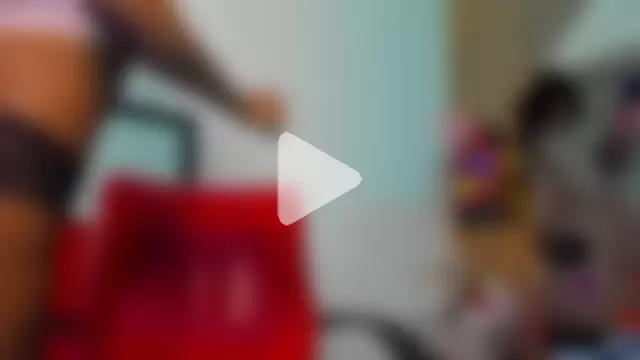 dafnnelewis photo 16