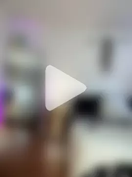 hollythomson photo 4