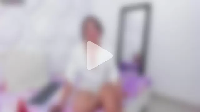 littleblondee photo 3